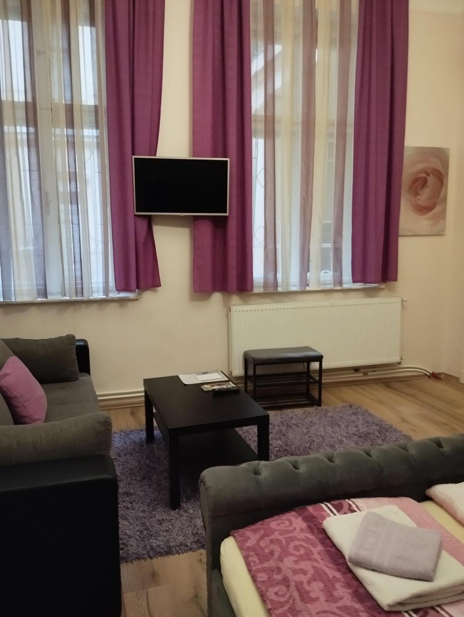 Mandy Apartments Будапеща Екстериор снимка