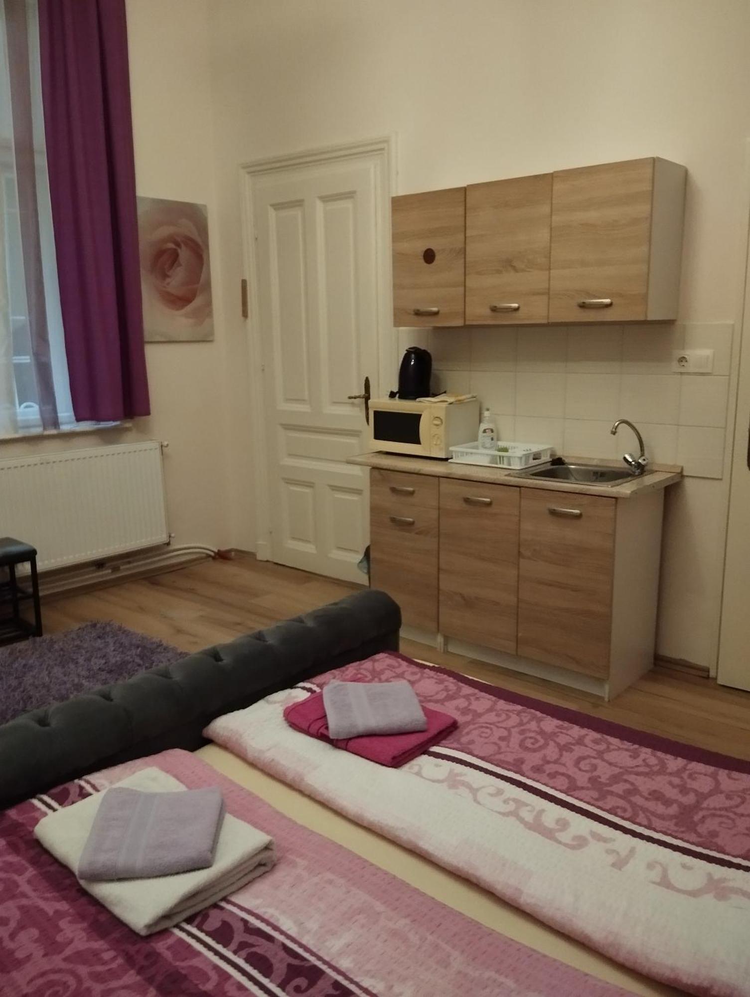 Mandy Apartments Будапеща Екстериор снимка