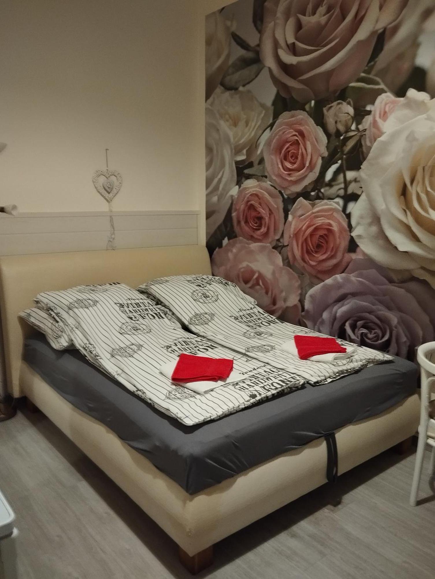 Mandy Apartments Будапеща Екстериор снимка